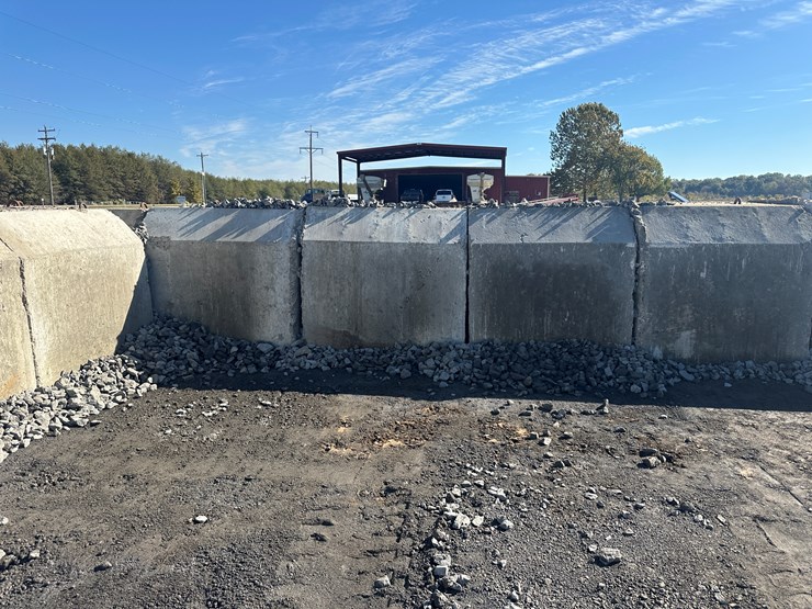 #32727-•-lot-of-(13)-~57"x80"-concrete-culvert-sectionss-image-26