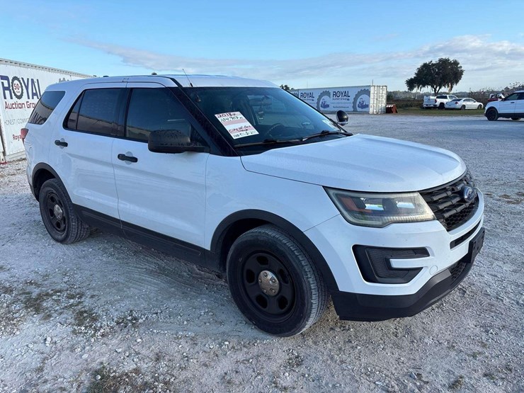 2018-ford-explorer-image-2
