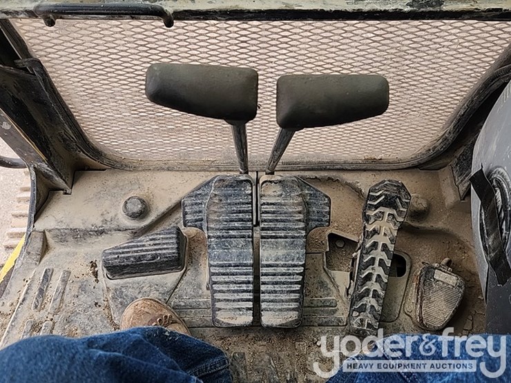 2013-komatsu-pc228us-lc-8-image-24