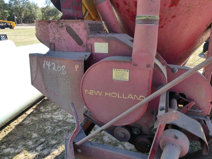 new-holland-354-image-9