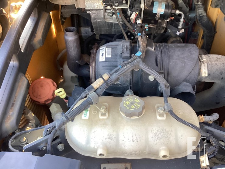 2021-deere-325g-image-13