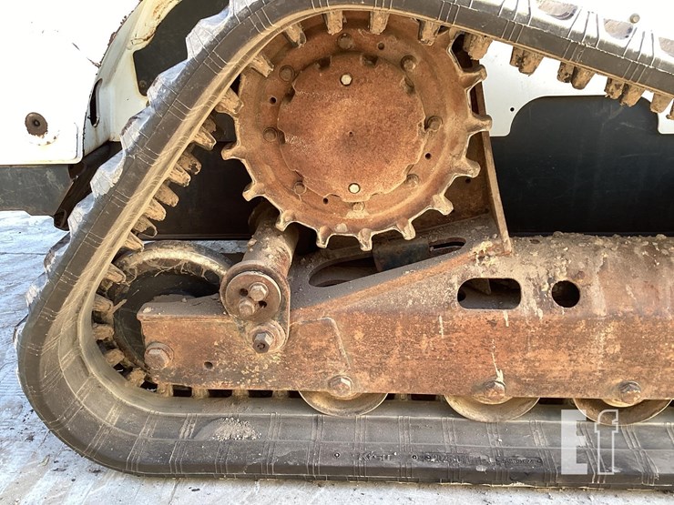 2020-bobcat-t870-image-12