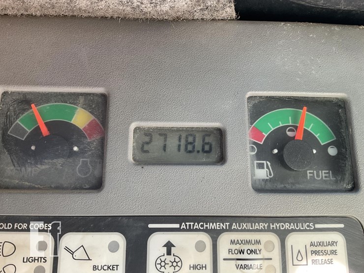 2005-bobcat-t300-image-22