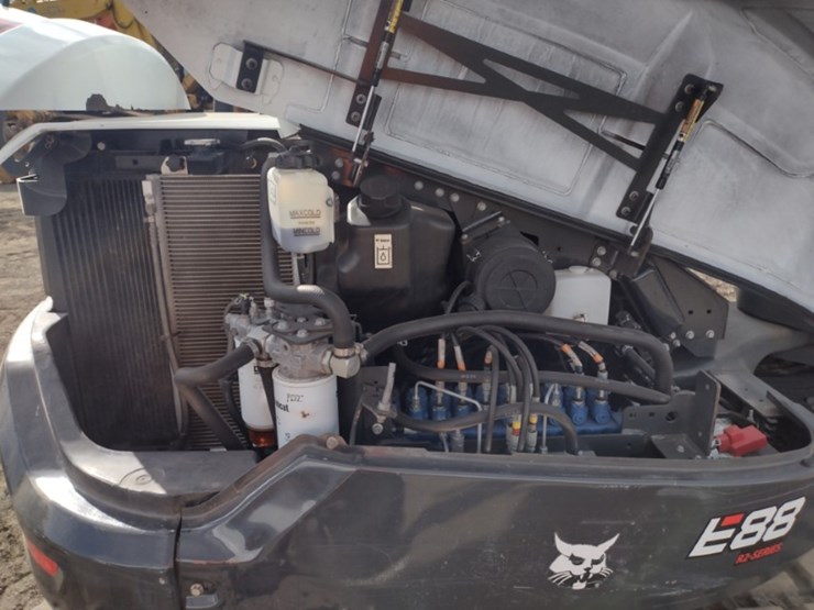 21-bobcat-e88-image-44