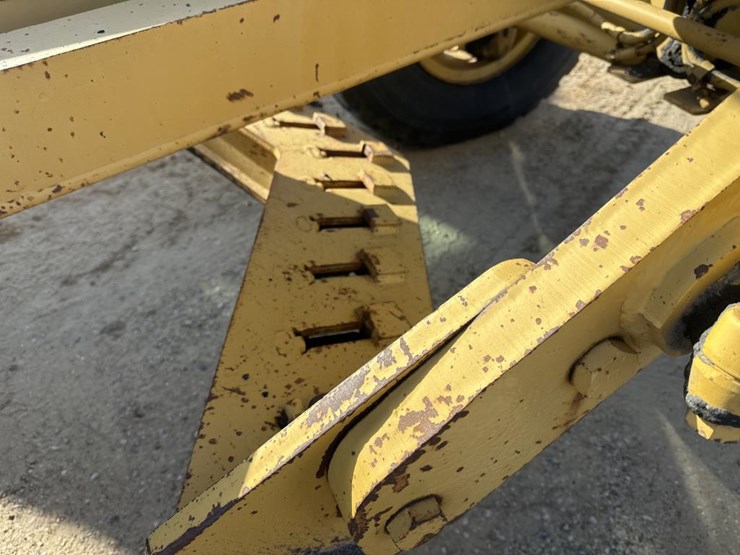 1984-caterpillar-140g-image-33