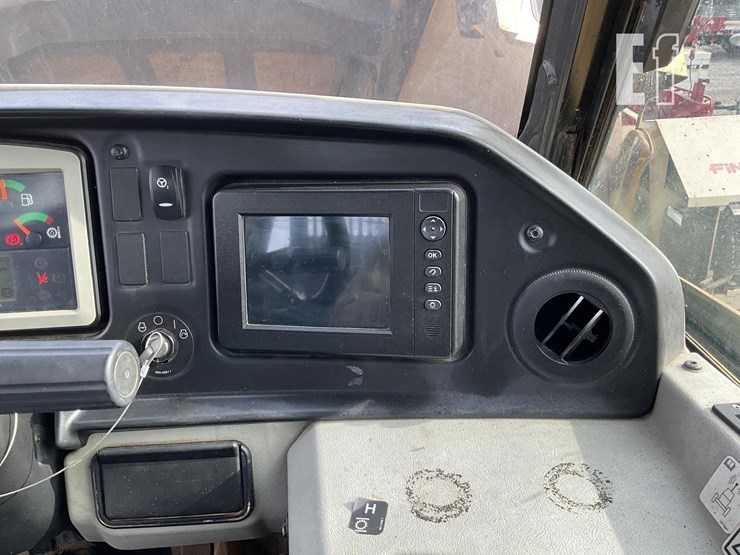 2013-caterpillar-740b-image-12