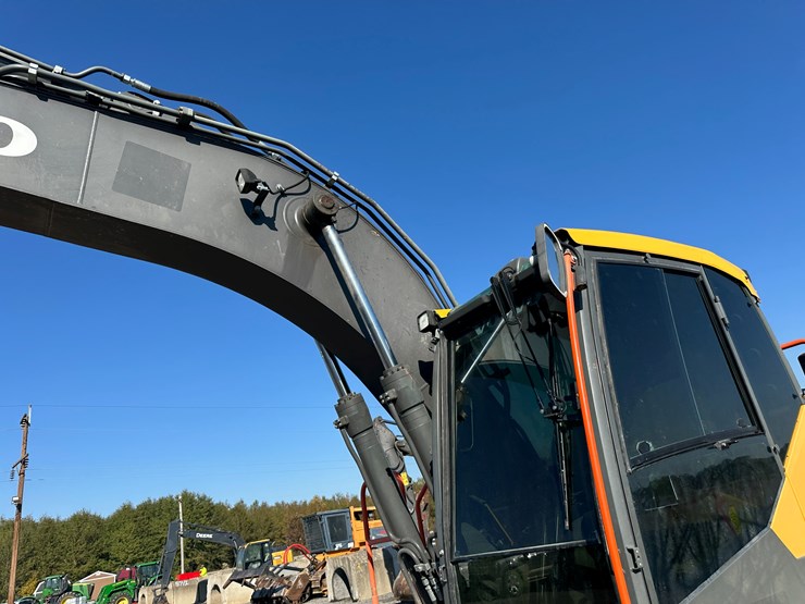 #32824-•-volvo-ec160e-crawler-excavator-w/hydraulic-thumb-image-34