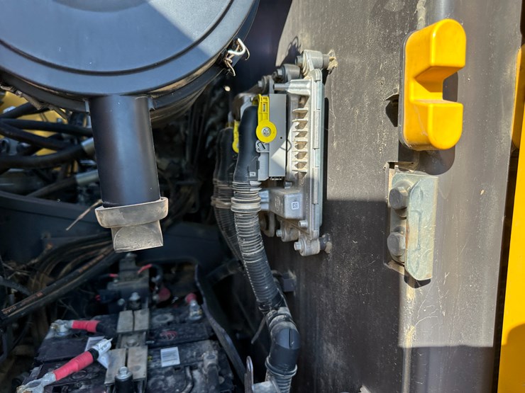 #32825-•-volvo-ec200e-crawler-excavator-image-74