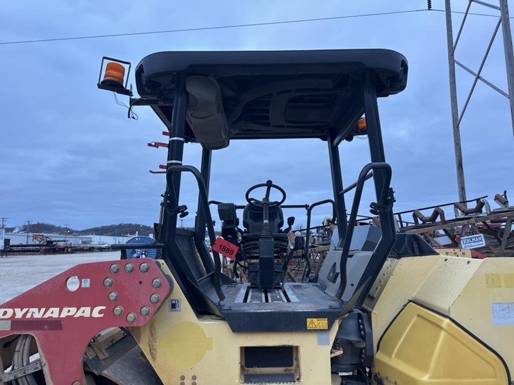 2009-dynapac-cc324-image-11