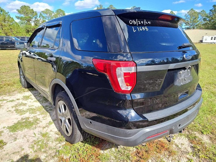 2018-ford-explorer-image-4