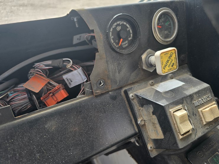 2008-mack-leu613-image-68