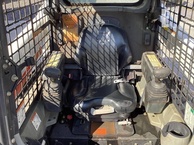 2013-bobcat-s550-image-12