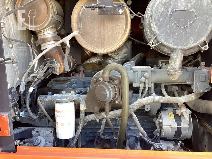 2017-doosan-dl250-5-image-11