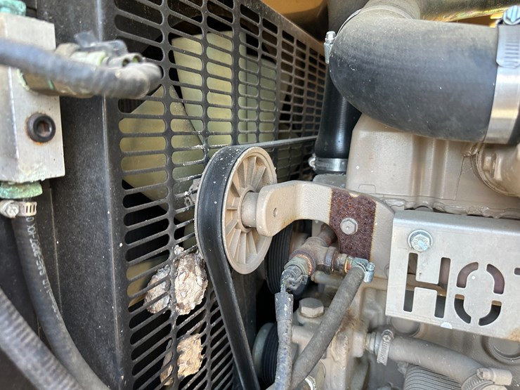 john-deere-4024t-image-46