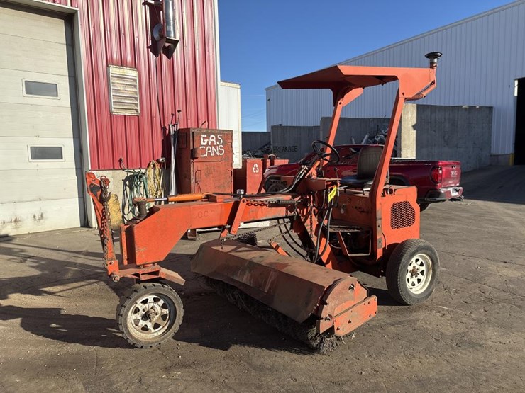 #3808-•-72"-ride-on-power-broom-image-2