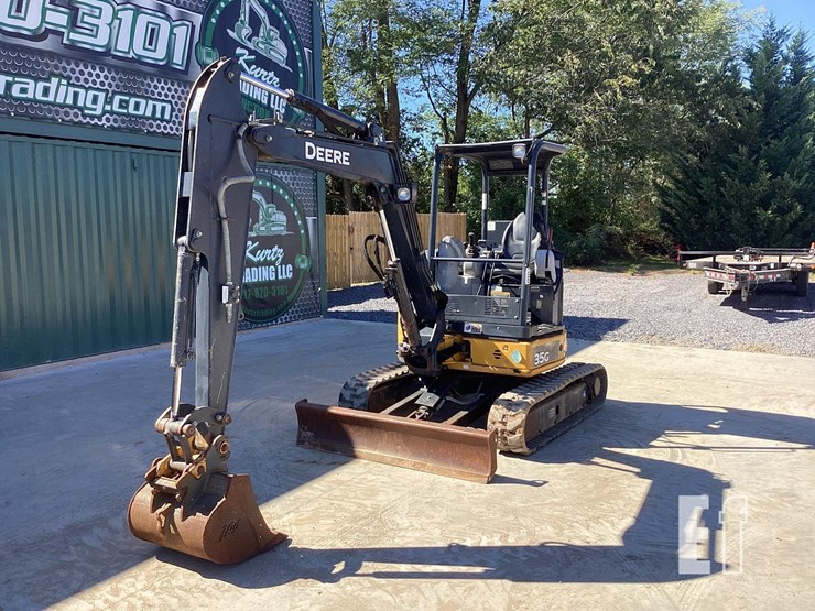 2020-deere-35g-image-8