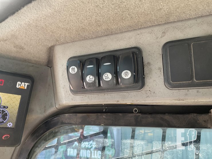 2018-caterpillar-272d2-xhp-image-16