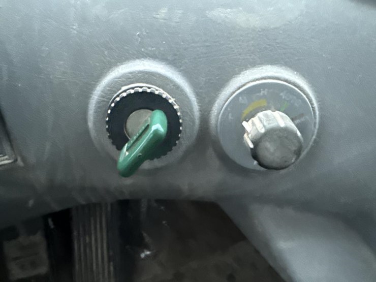 #1911-•-2004-volvo-220e-loader-image-51