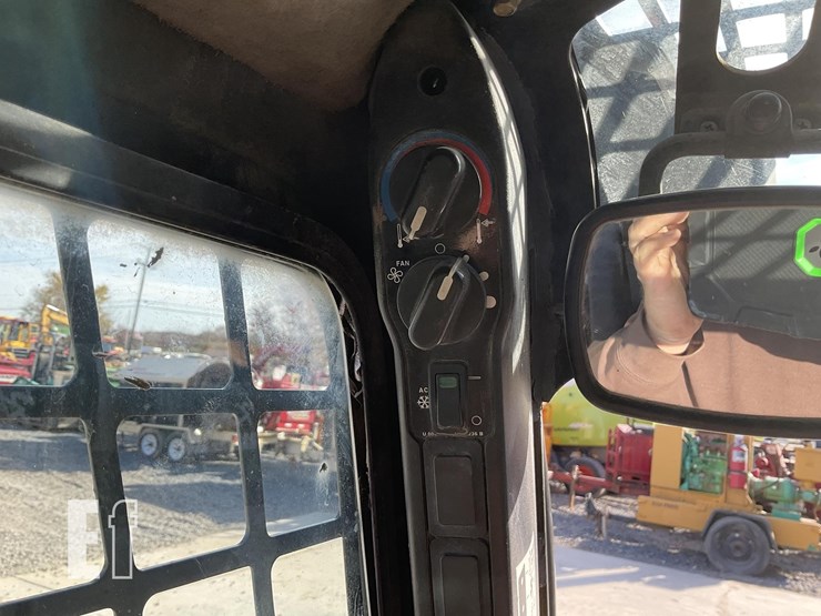 2010-case-450-image-13