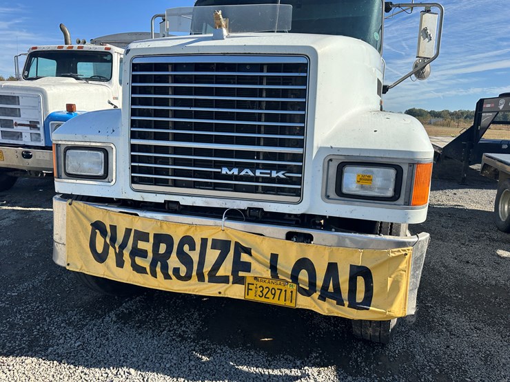 #32746-•-2014-mack-chu-t/a-daycab-truck-tractor-vin:-1m2an07y4em016702-image-34