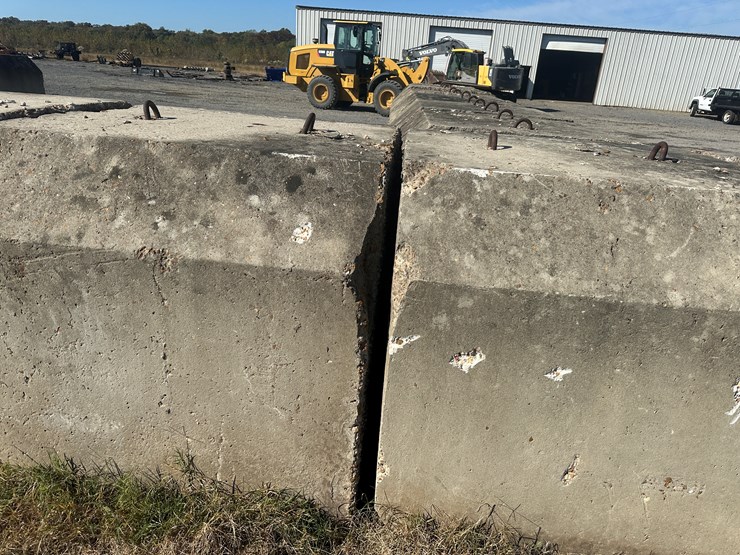 #32728-•-lot-of-(13)-~57"x80"-concrete-culvert-sectionss-image-12