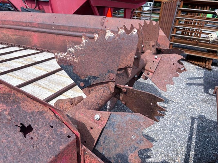 new-holland-520-image-8