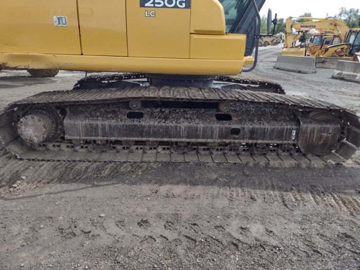 deere-250g-lc-image-21