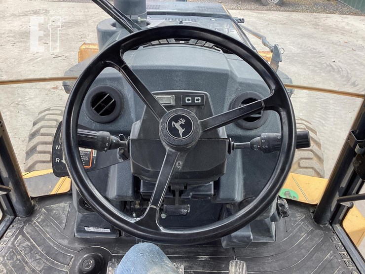 2017-deere-410l-image-18