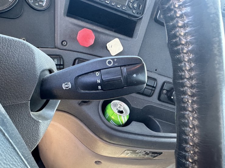 #4649-•-2014-freightliner-125-day-cab-truck-image-7