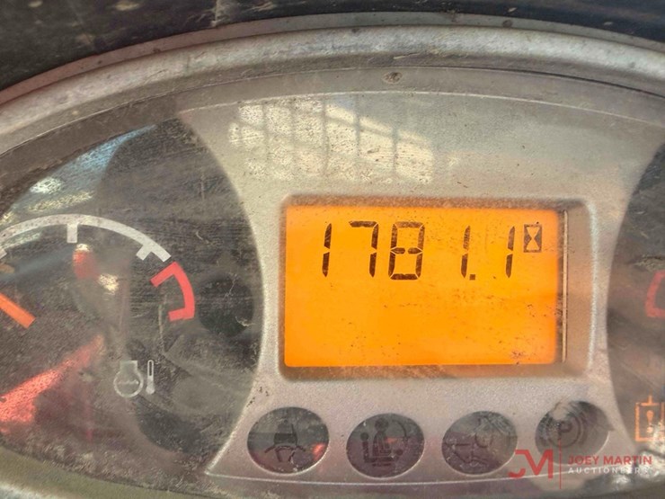 2022-bobcat-t770-image-18