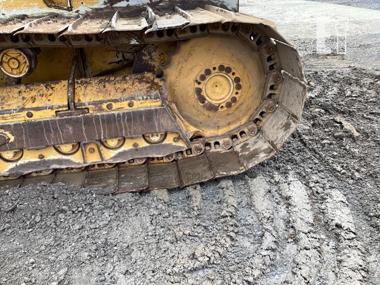 2017-deere-650k-lgp-image-12