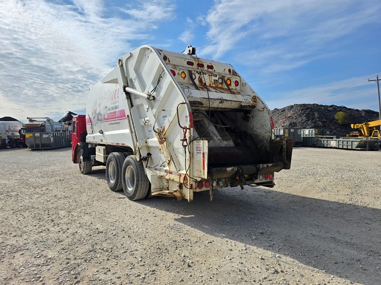 2001-mack-le613-image-17