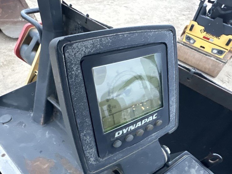 2009-dynapac-cc324-image-20