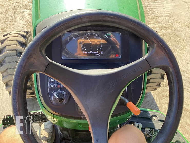 2020-john-deere-4044m-image-13