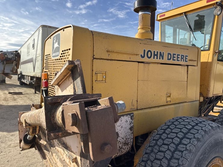 1989-john-deere-6-image-28