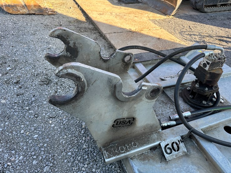 #32831-•-bush-master-60"-excavator-cutter-image-8