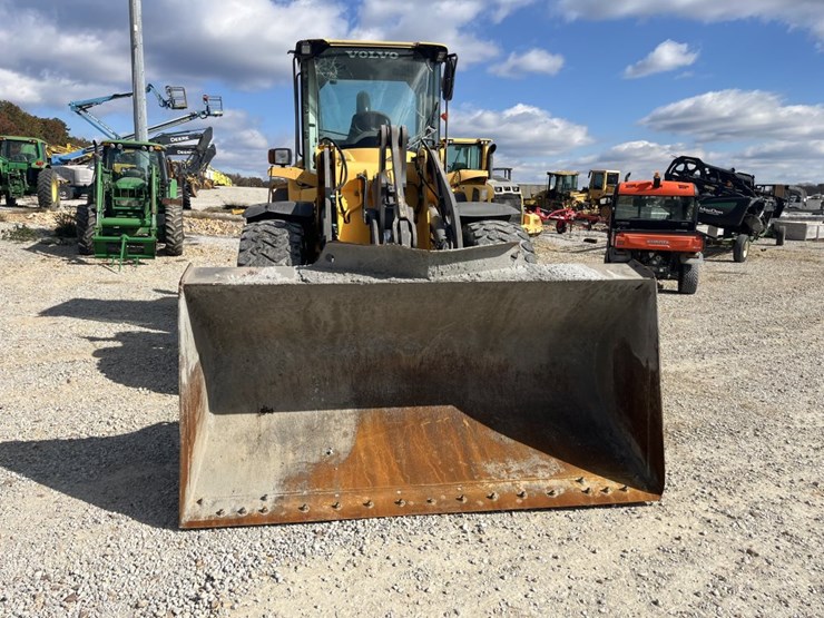 2010-volvo-l60f-image-8