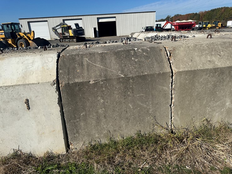 #32727-•-lot-of-(13)-~57"x80"-concrete-culvert-sectionss-image-17