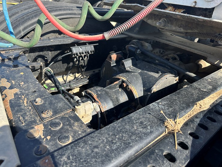 #32746-•-2014-mack-chu-t/a-daycab-truck-tractor-vin:-1m2an07y4em016702-image-25