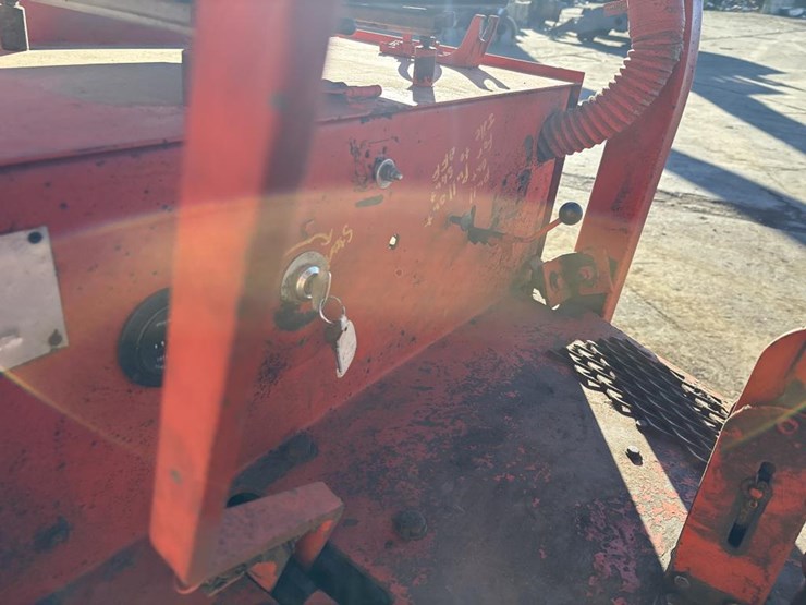 #3808-•-72"-ride-on-power-broom-image-26