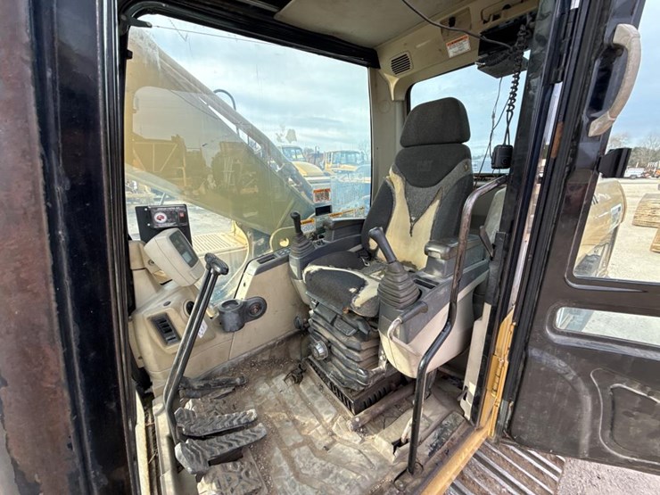 2004-caterpillar-325cl-image-43