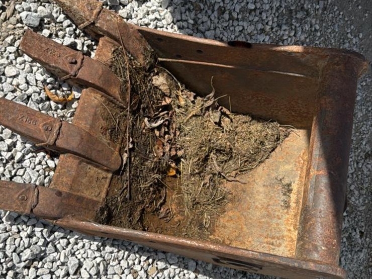 takeuchi-tb145-image-51