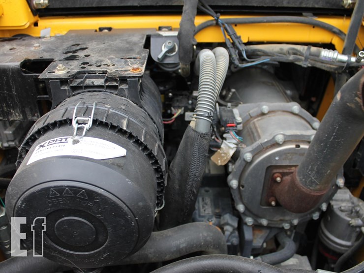 2021-gehl-r165-image-6