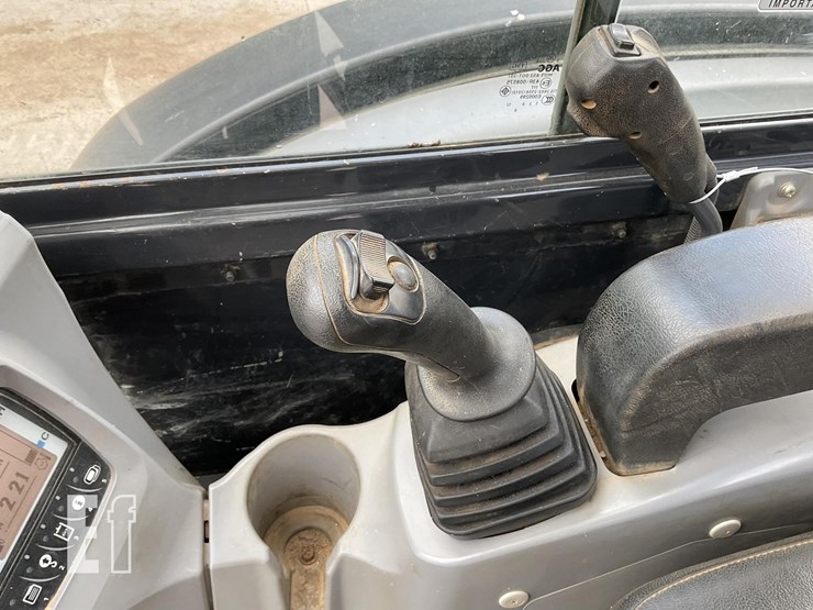 2019-kubota-kx040-4-image-19