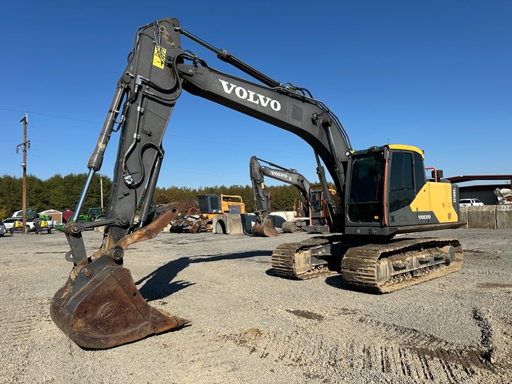 #32824-•-volvo-ec160e-crawler-excavator-w/hydraulic-thumb-image-1
