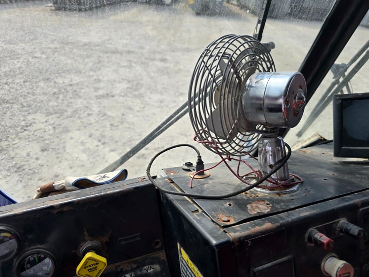 2001-mack-le613-image-57