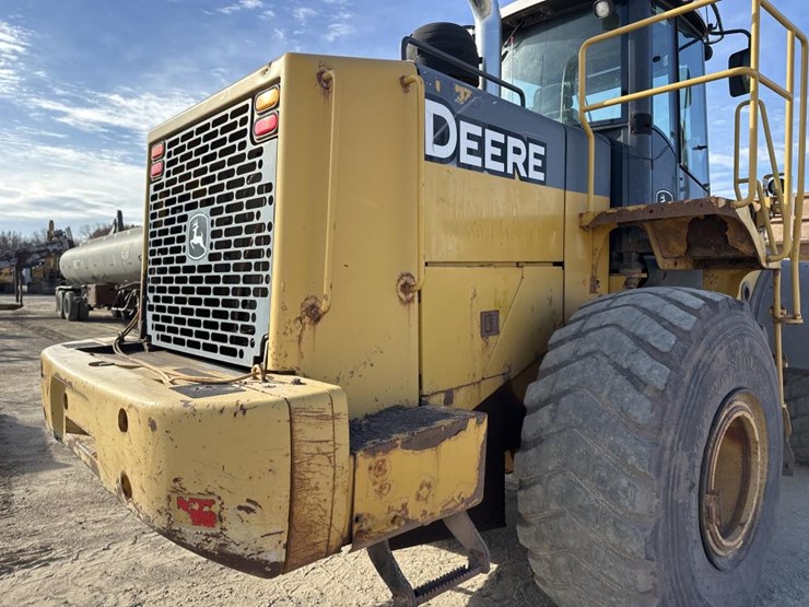 2006-deere-744j-image-17
