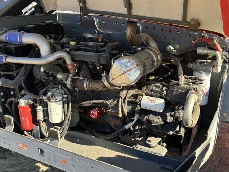 2018-skyjack-sj1056th-image-15