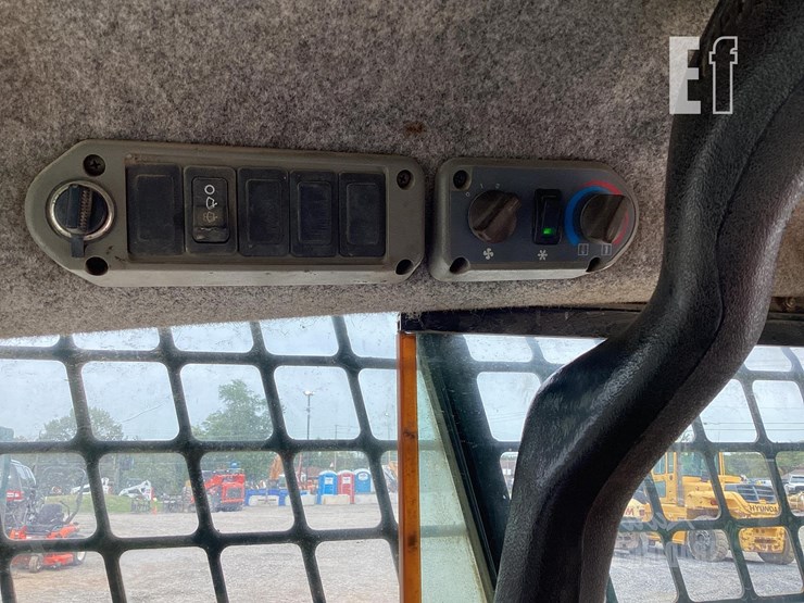 2005-bobcat-s185-image-16