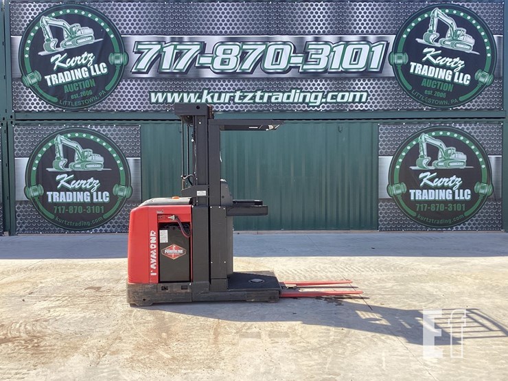 2015-raymond-520opc30tt-image-1